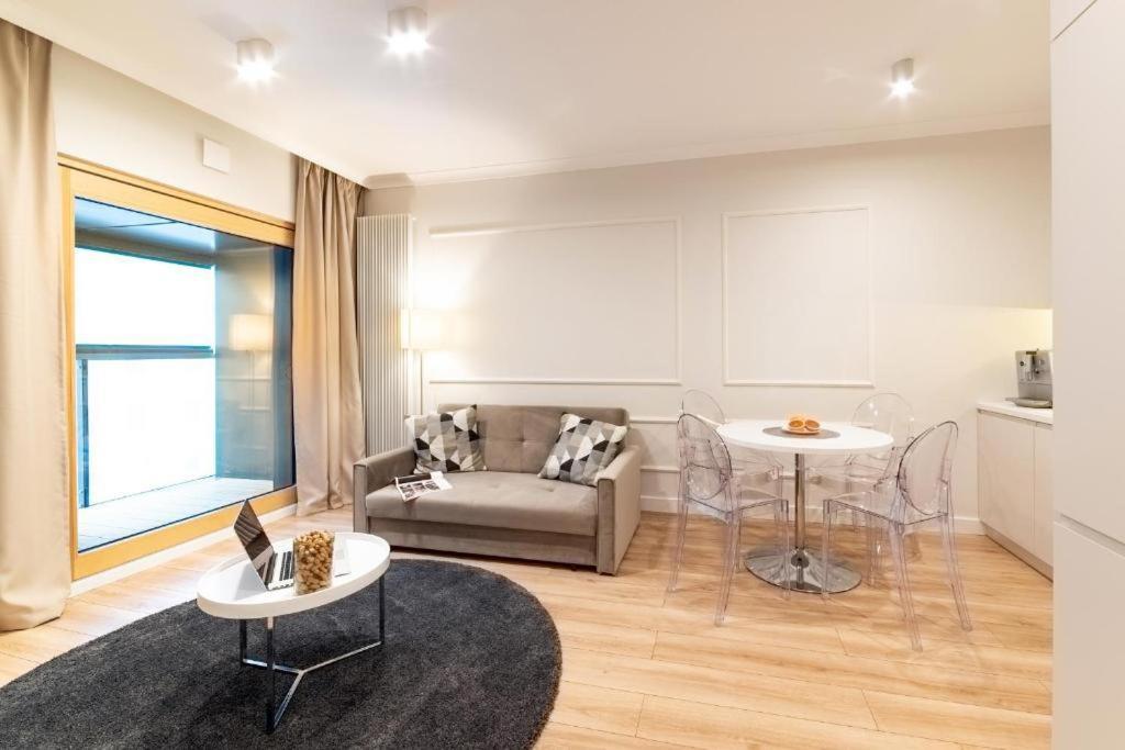 Mennica Residence Luxury Location ワルシャワ エクステリア 写真